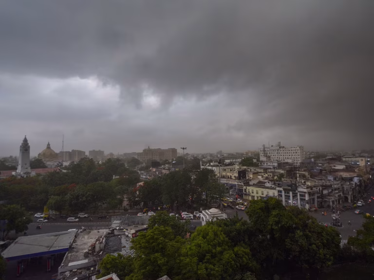 राजस्थान में मौसम का बड़ा खेल! तपती गर्मी के बीच आंधी-बारिश का अलर्ट जारी