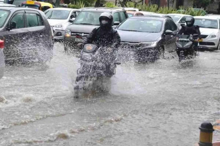मानसून से पहले आसमान का कहर! राजस्थान के 20 जिलों में अलर्ट, कहीं बरसा पानी तो कहीं तूफानी हवाओं का डर…