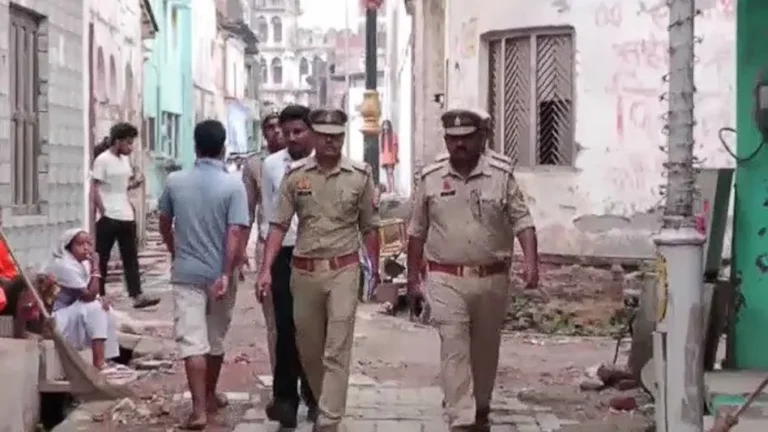 राम मंदिर चढ़ावा चोरी केस में पुलिस का बड़ा एक्शन, अयोध्या में एक साथ कई ठिकानों पर छापेमारी