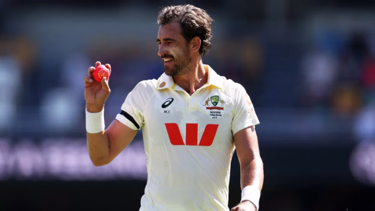 Mitchell Starc ने फिर रचा इतिहास, तोड़ा कपिल देव का 32 साल पुराना टेस्ट रिकॉर्ड