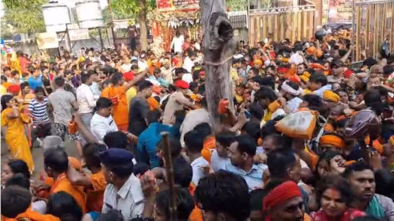 मधेपुरा के मंदिर में धक्का-मुक्की, 8 श्रद्धालु घायल; सावन सोमवार पर उमड़ी भारी भीड़
