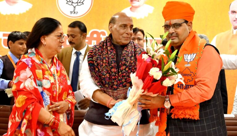 CM भजनलाल के घर वोट मांगने पहुंचीं कांग्रेस प्रत्याशी, पिता ने मुस्कुराकर कहा- ‘मैं तो BJP का हूं’